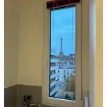 Appartement Lumineux 2 Pieces Avec Vue Sur La Tour Eiffel